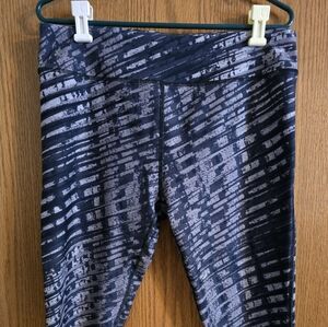 Under ARMOUR Black and Gray Patterned Leggings CAPRI
